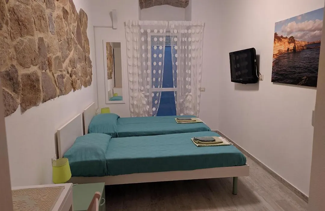 Green And Orange Rooms-1